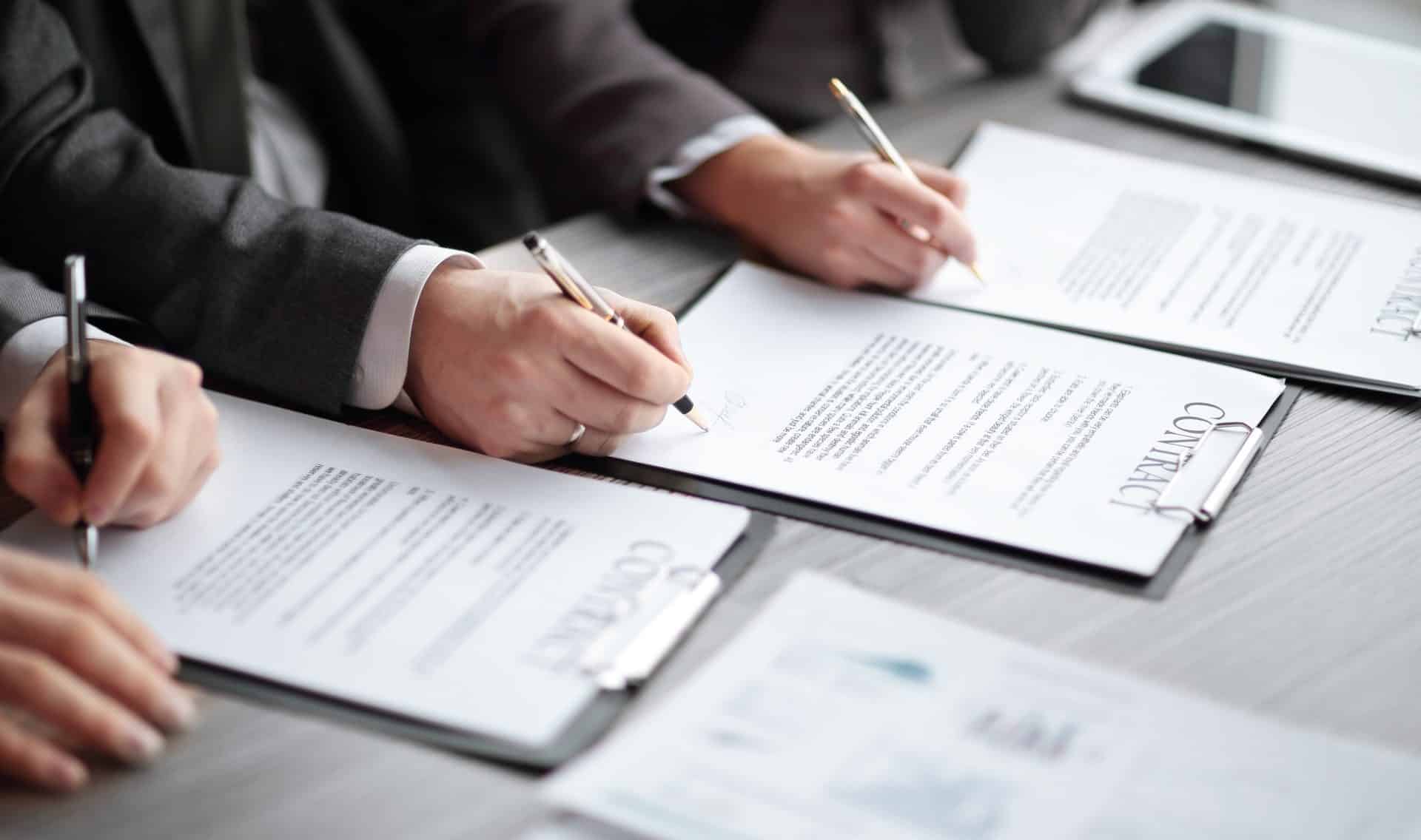 Close Up.business Partners Signing A New Joint Contract